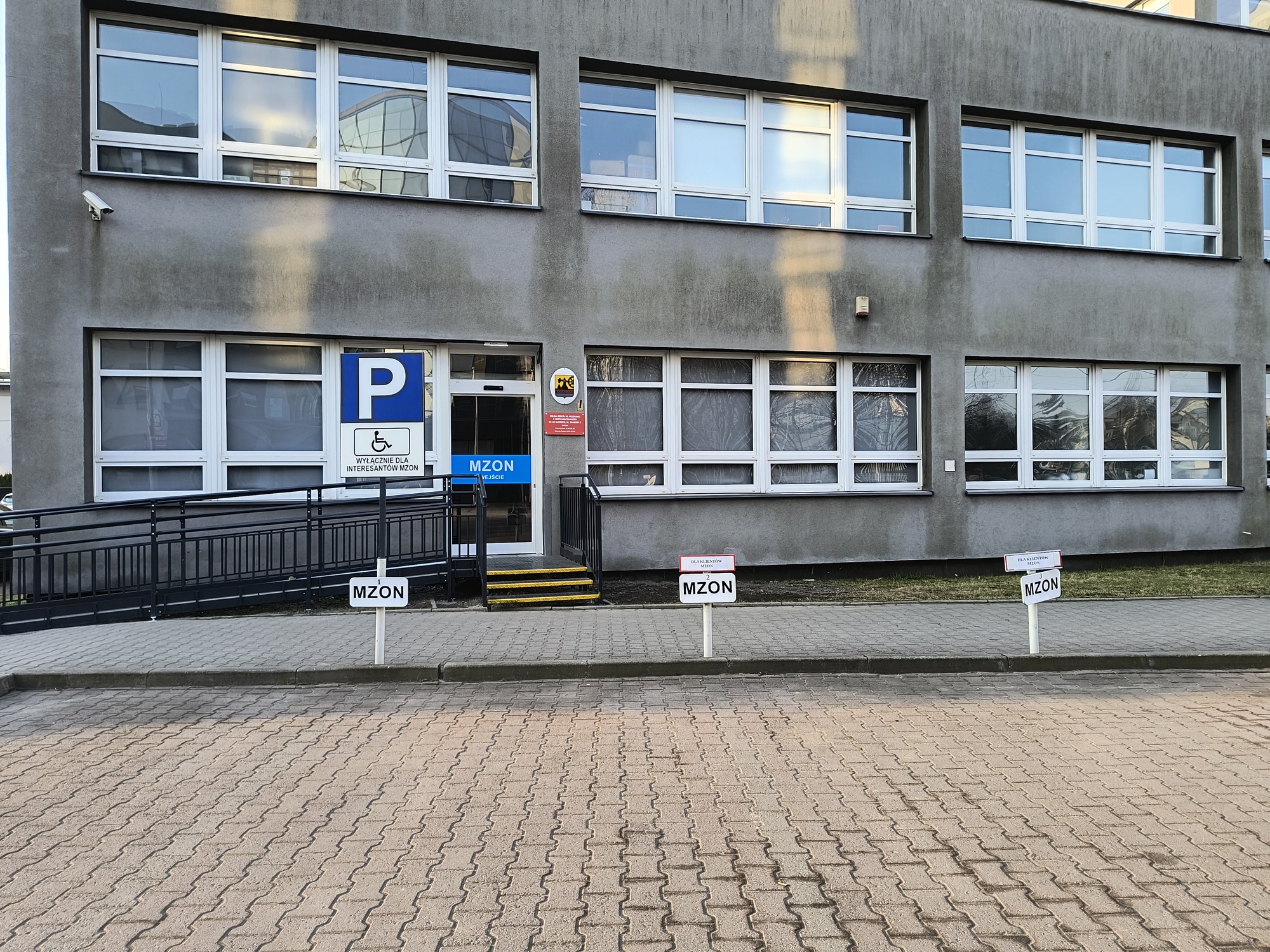 Bezpłatne miejsca parkingowe dla mieszkańców odwiedzających MZON Katowice